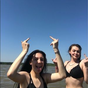 Meet your Posher, Abby